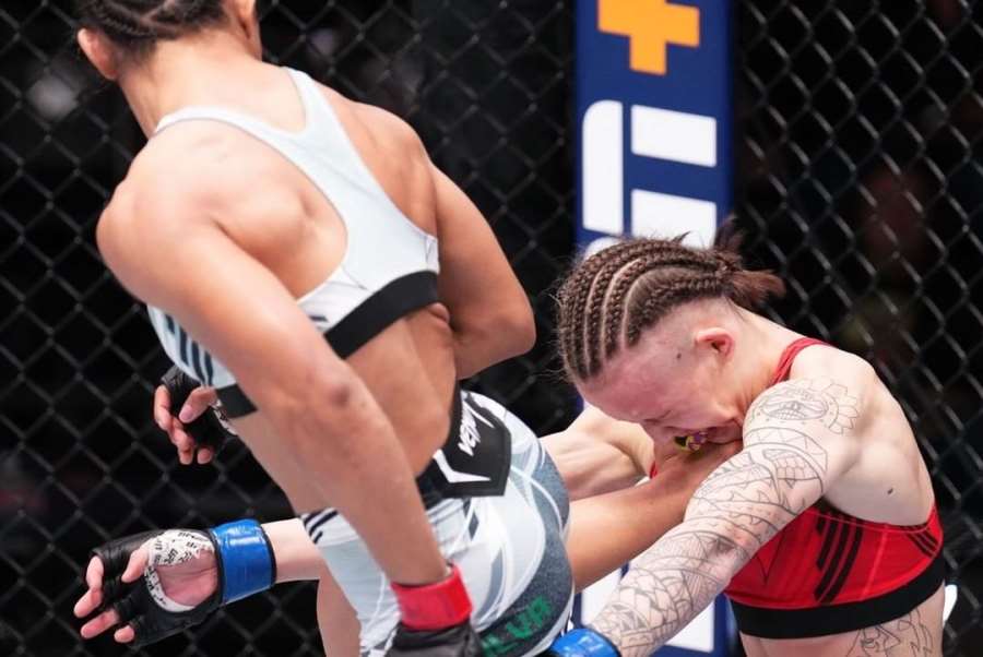 VIDEO: Tvrdý kop z otočky na bradu a TKO. Bledá prohrála v UFC premiéře