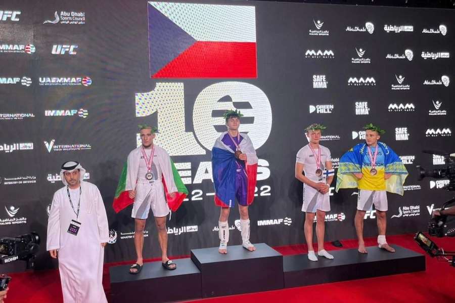 Triumfální jízda na MS. Za 2 hodiny 6 zápasů a došlo na slzy českého mistra světa v MMA!