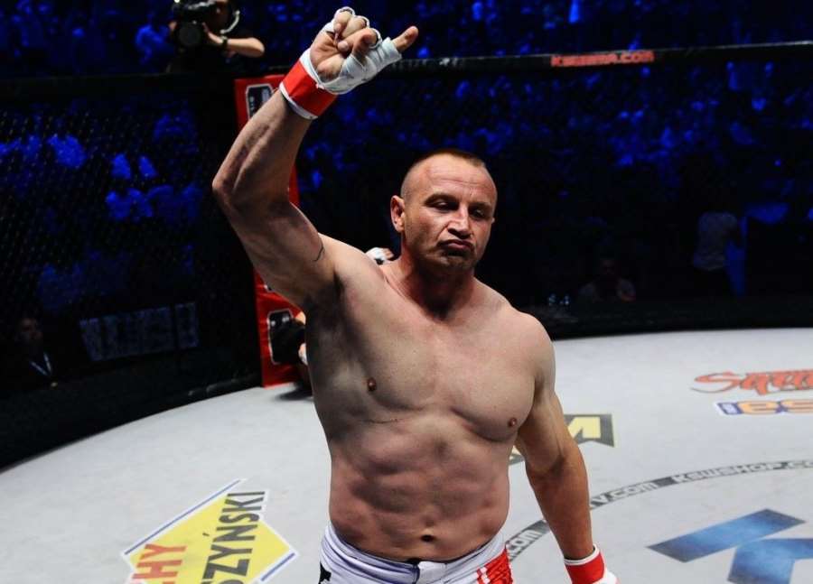 MMA kulturista v Polsku vypustil 115 kilového tygra, bylo z toho TKO