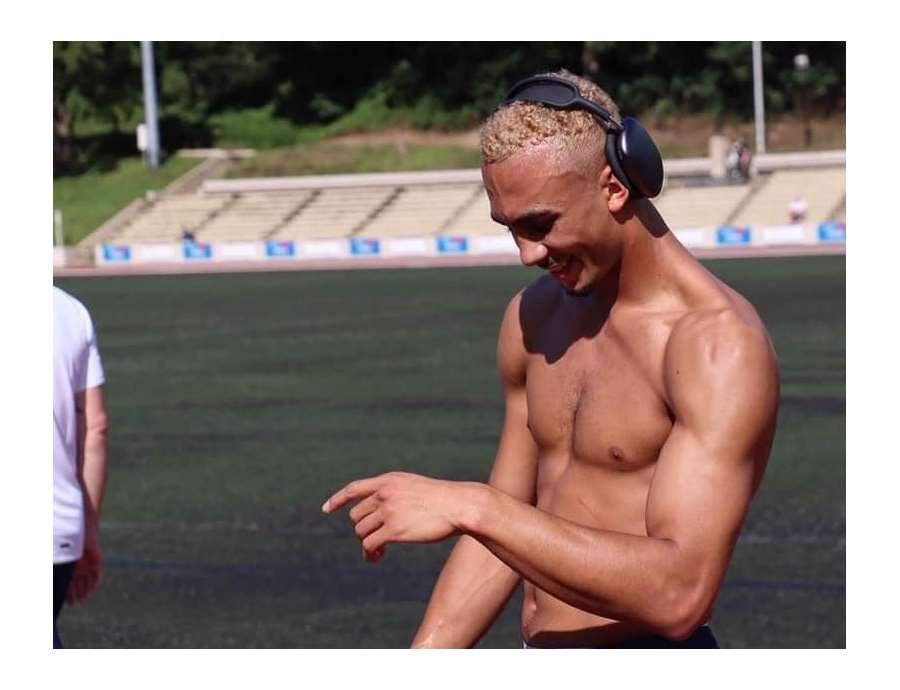 Schovával se na záchodě, vyhodili ho ze školy i práce. Vysmívaný outsider teď jde do boje o olympijské zlato