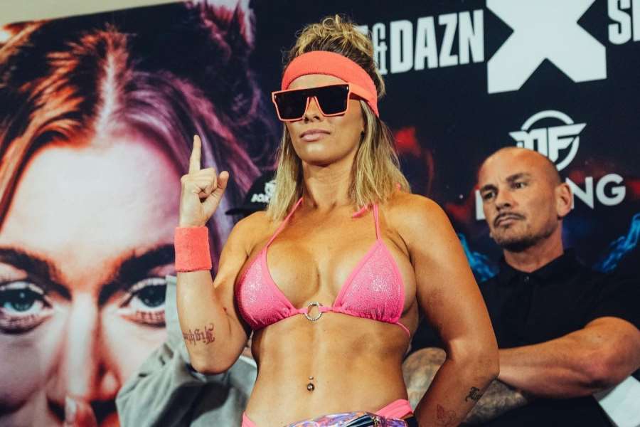 Blonďatá kráska už zase peče s Whitem. Připadám si teď jako gangster, směje se VanZant 