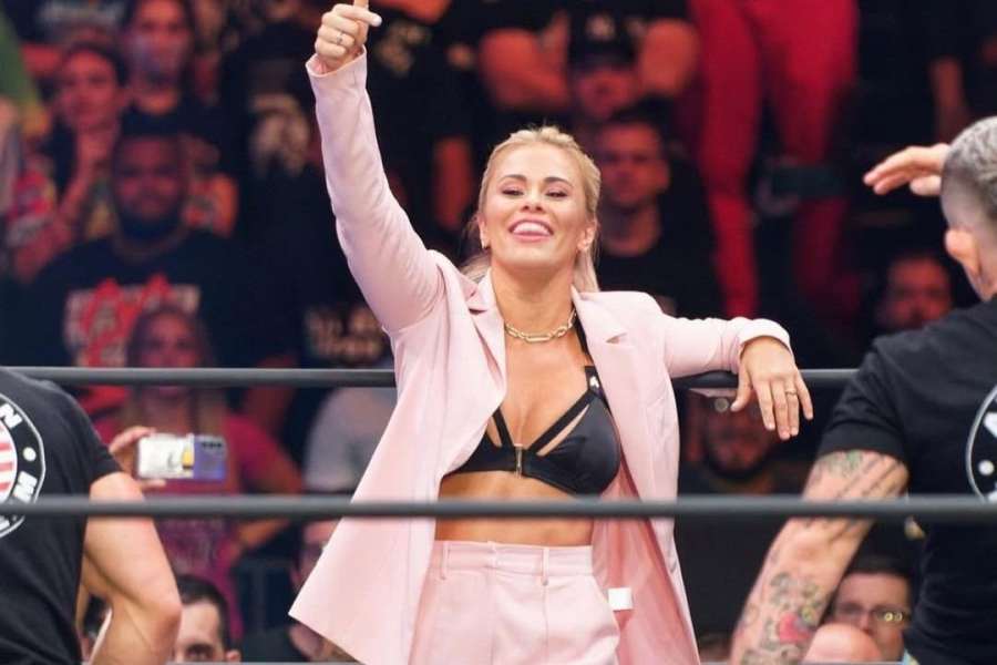 Divoká hra. Slavná bojovnice otestovala svá prsa a překonala modelku