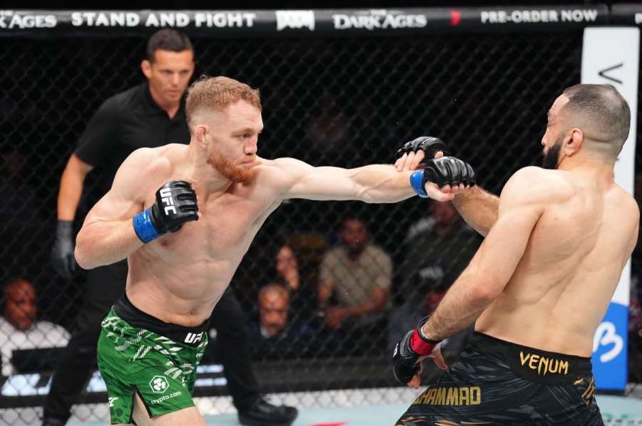 Neoblíbený šampion padl, UFC má nového krále
