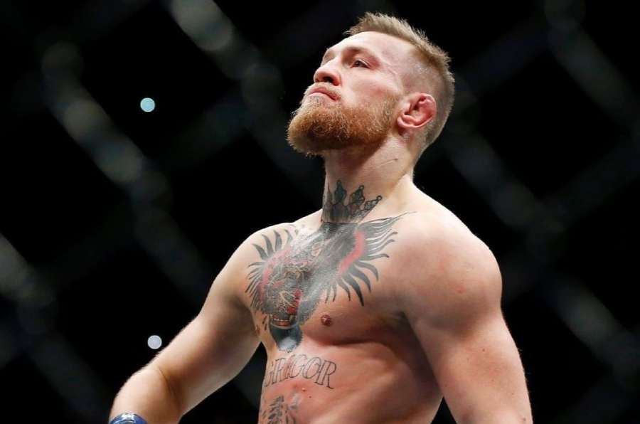 Bitva v UFC jako dárek k narozenínám. Trefí McGregor testovanou bradu?