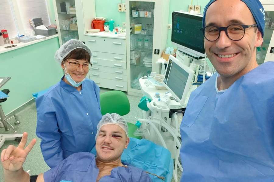 Slovenský obr šel pod nůž. Doma se budou muset smířit s Quasimodem