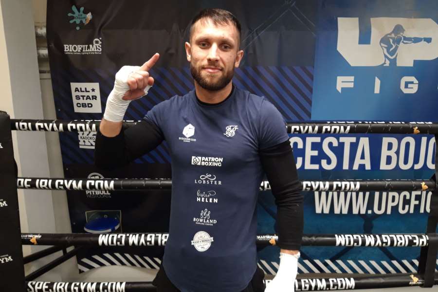 Bitva o mezinárodní titul. Neporažený český boxer a boj s rivalem z Ghany