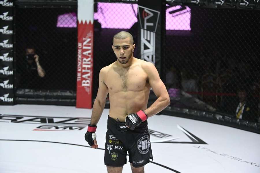 Výhrou chtěl Rus potvrdit přestup do UFC, místo toho zuří. Soupeř je dobrý herec, vzteká se