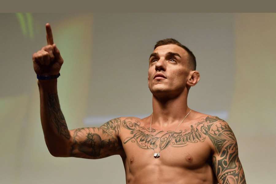 Vzepřel se tátovi, odmítl se stát právníkem. Jeho snem bylo MMA, roky se už bije v UFC