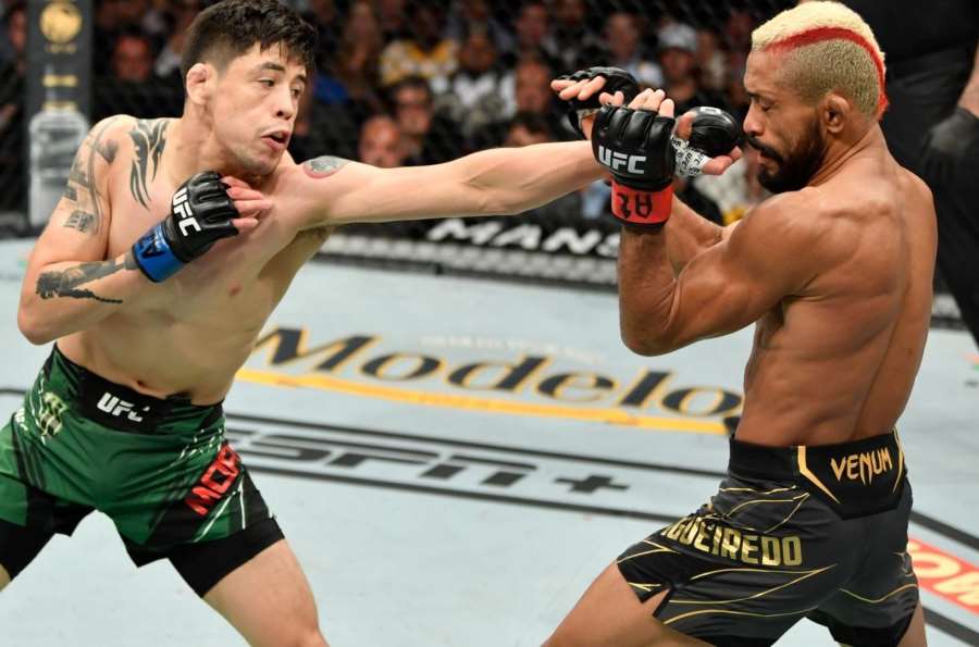 Výjimečný příběh v UFC má krále. Přichází ale další vyřizování účtů