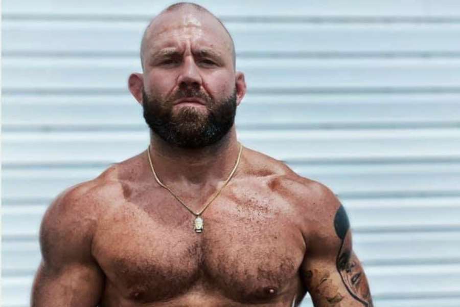 Tvrďák z UFC se vrací, bude se rvát bez rukavic. Byl jsem idiot, říká o svém odchodu do důchodu