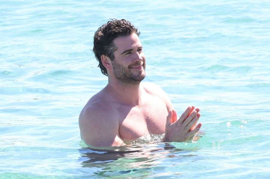 Slavný herec se mění k nepoznání. Fanynky jdou do kolen