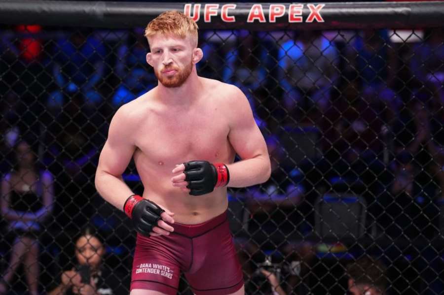Trpělivý ničitel v UFC. Soupeře kosí v prvním kole, k titulu ale nespěchá. Je to jen otázka času, tvrdí
