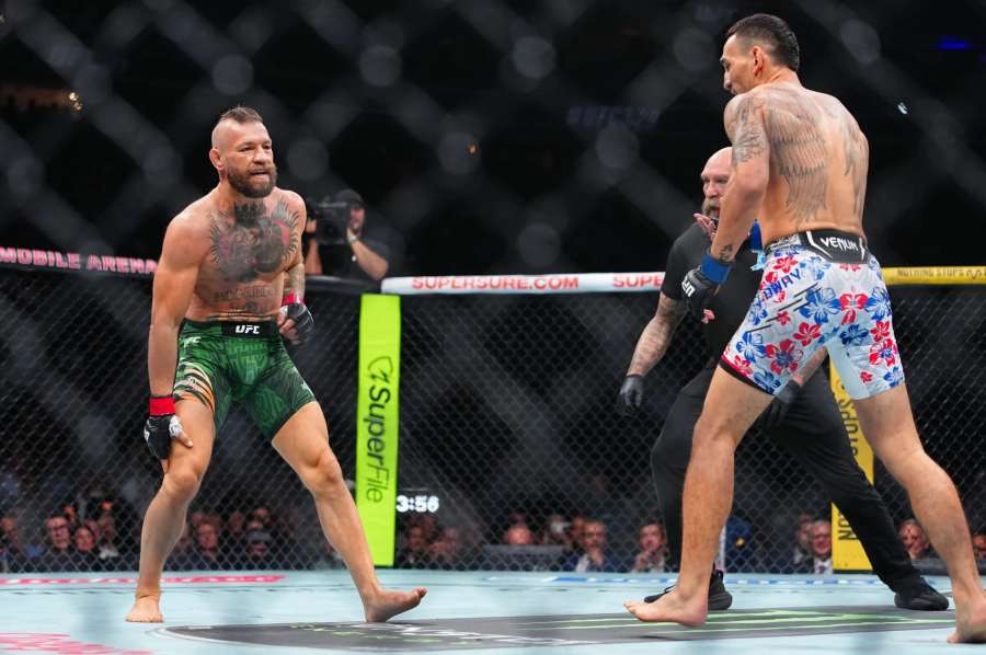 Měli by mou prohru zrušit, tvrdí McGregor. Chce také vrátit sázky 
