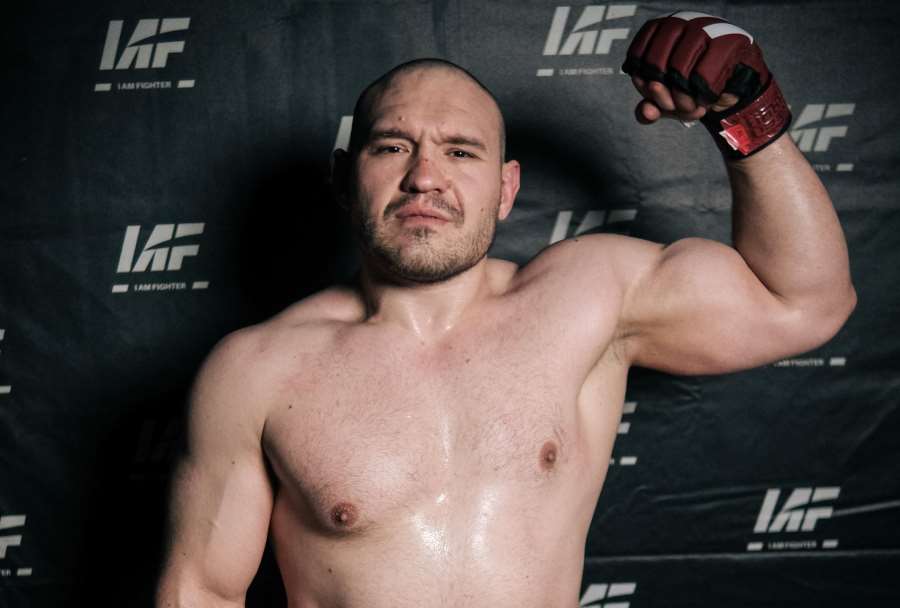 Chci se zapsat do historie, přeje si Orlov před titulovou bitvou v IAF