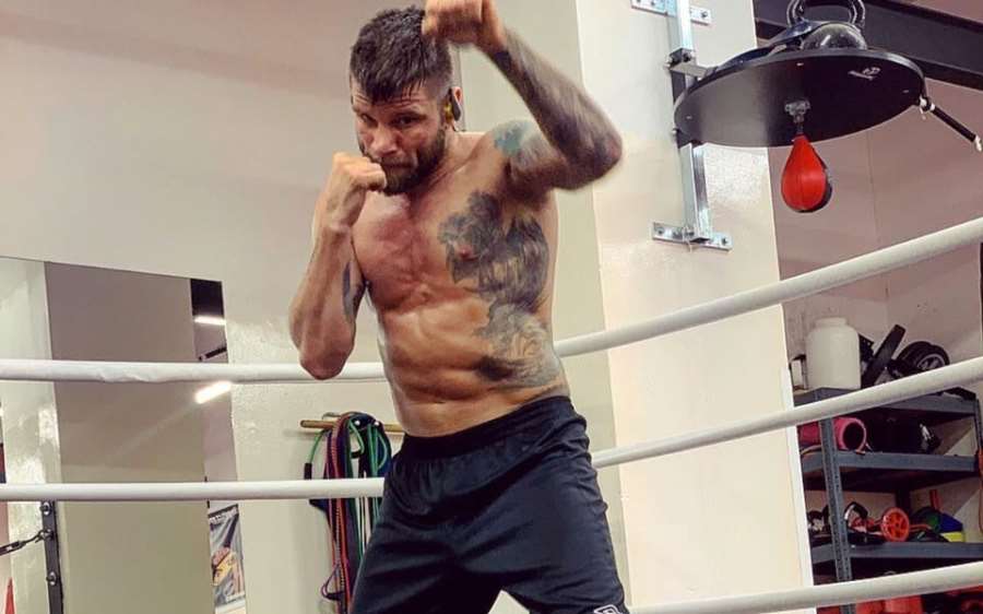Milionářem se boxem u nás nestanete. Je tu více talentů než v MMA, je přesvědčený profi boxer