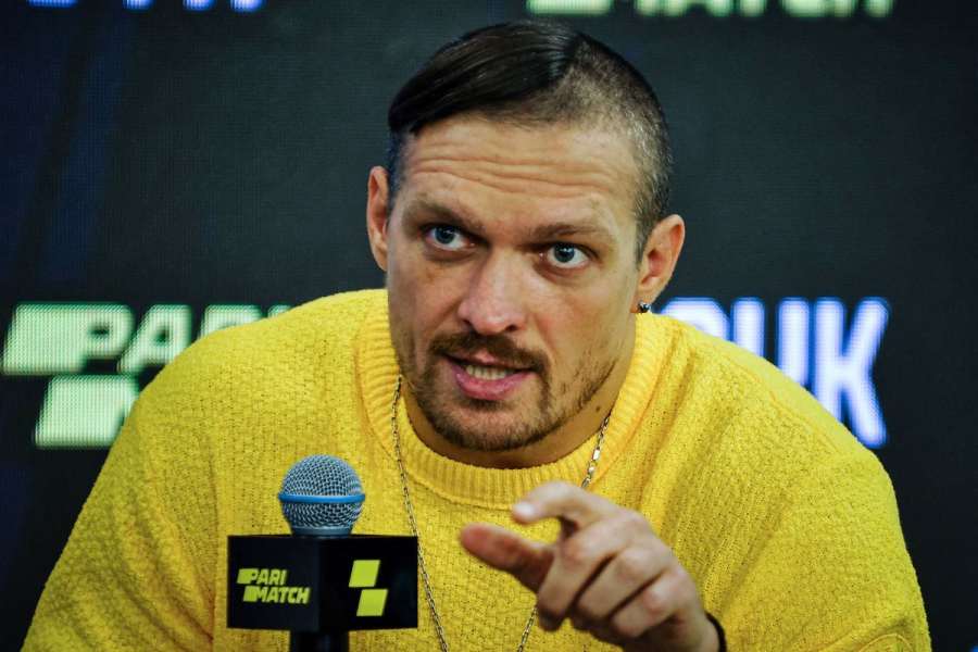 Usykovi dal zabrat zápasník MMA. Teď pro něj boxer žádá kontrakt v UFC