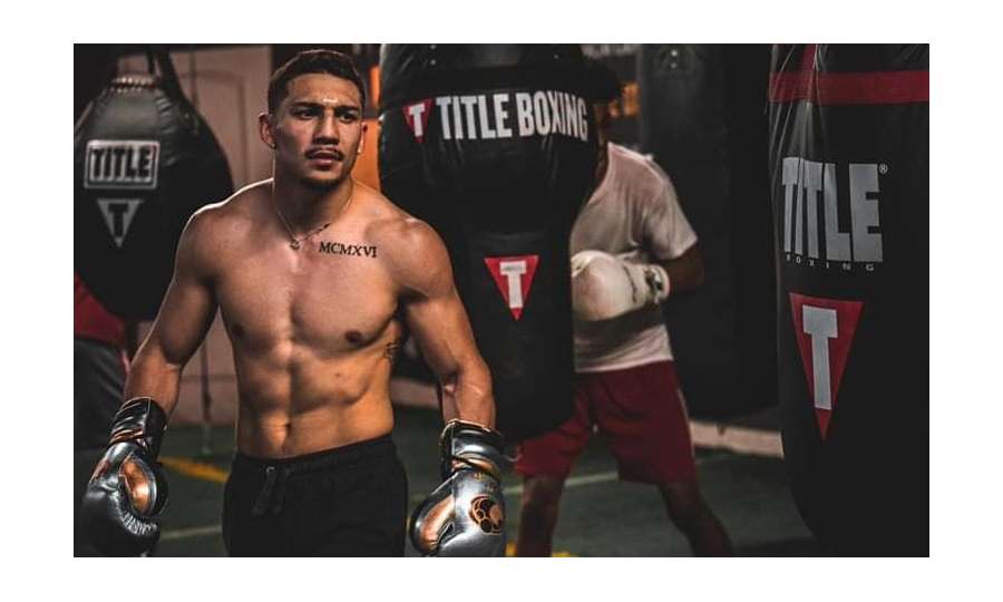 Už dost, chci pořádně zaplatit. Půjde král lehké váhy ve stopách Mayweathera? 