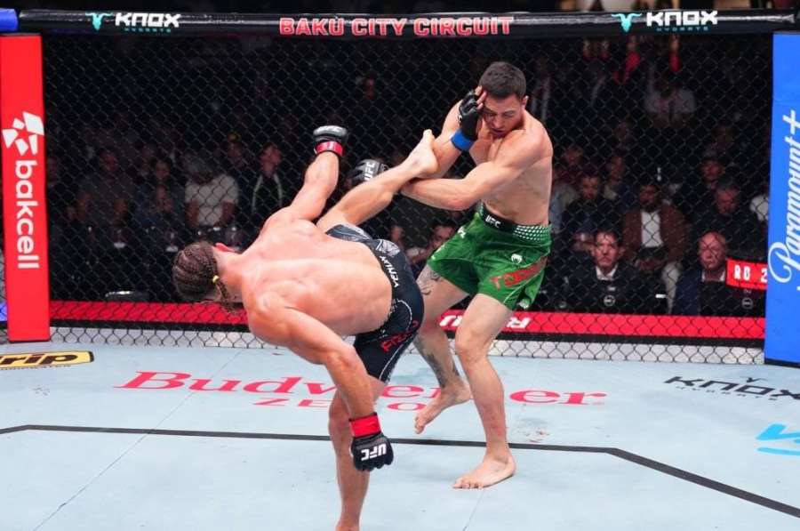 Kazašská bouře v UFC. Kopačka na hlavu a tvrdý finiš