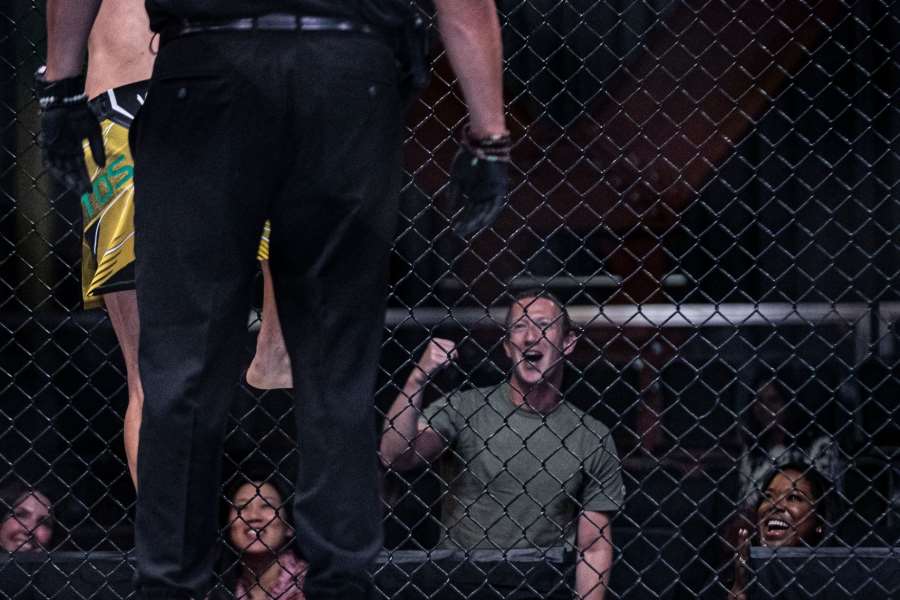 Miliardář dlouhá léta hledal dokonalost ve virtuálním světě, nalezl ji však až v bojových sportech