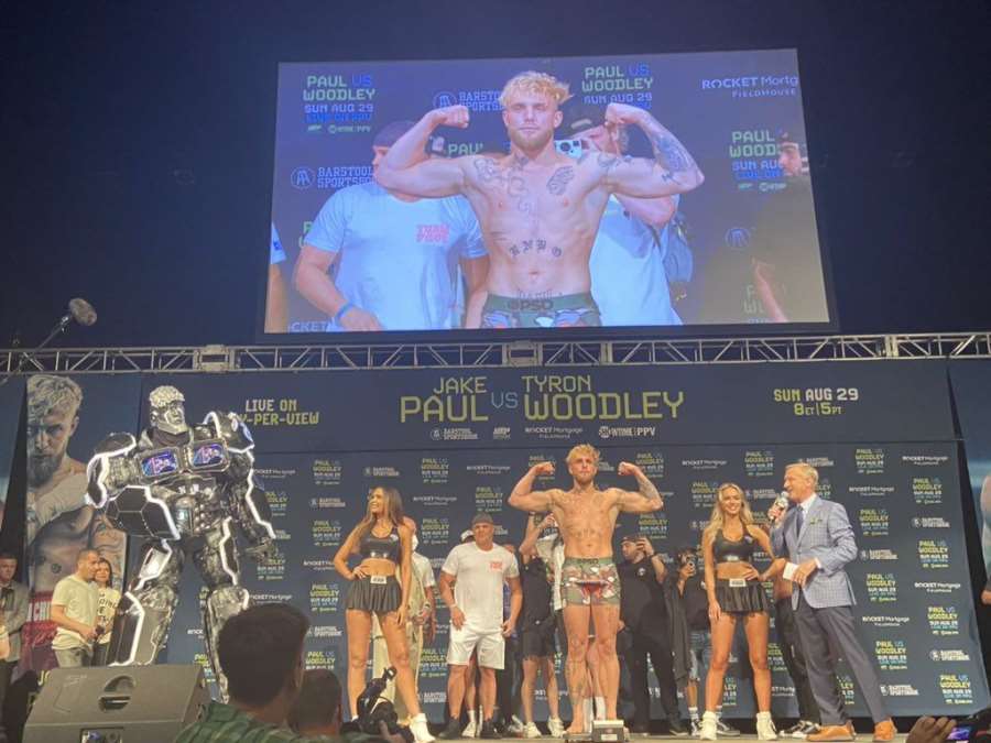Vsadím se, že ti namlátím ksicht, věří si bývalý šampion UFC. Vyhne se šílené sázce?