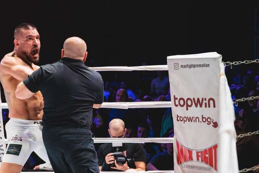 Jako Tyson. Bulharský bojovník ukousl soupeři část ucha