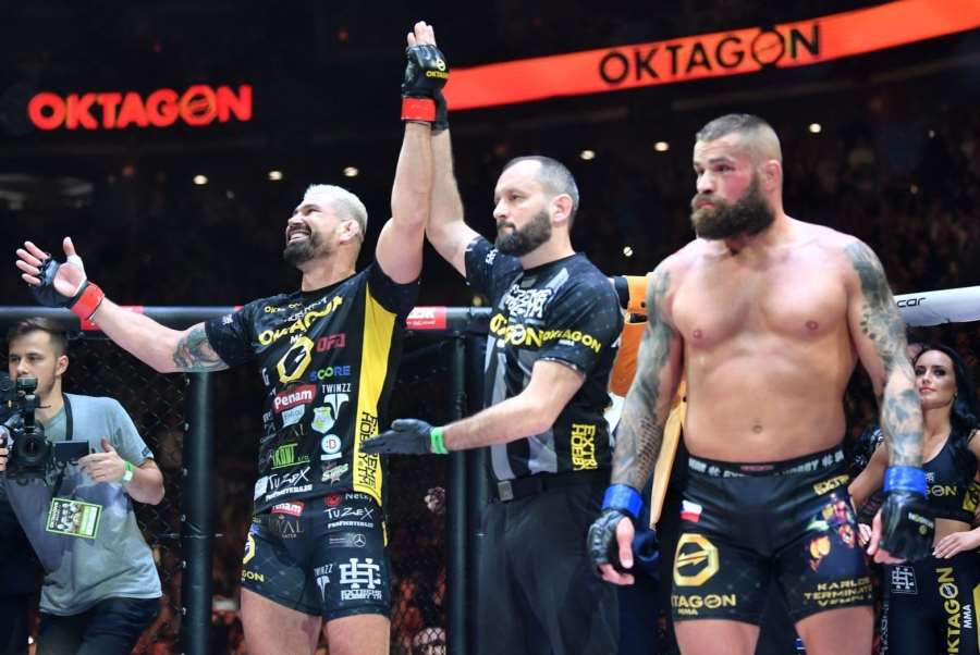 Já Karlose miluju. Vždyť mi změnil život, řekl Végh o Vémolovi. Ten obnovil kontakt s UFC