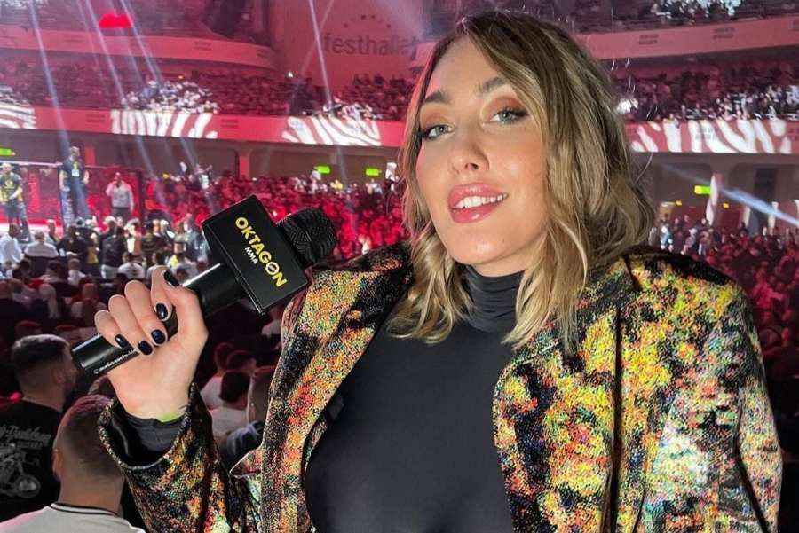 Kundosaki se vrací do formy, jen si vzala obráceně podprsenku