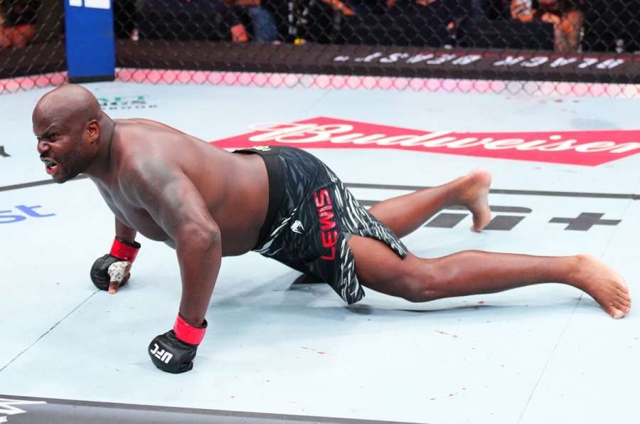 Demolice za 35 sekund v UFC. Jenže každý se zásahem rozhodčího nesouhlasí