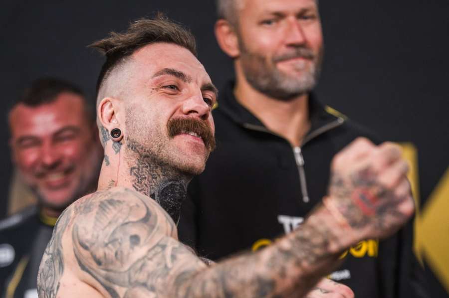 Dostaneš do sebe žabí jed, vypiješ litr a půl vody a začneš zvracet, překvapil Hála rituálem