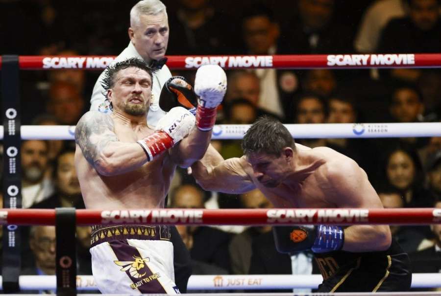 Usyk těsně unikl historickému překvapení. Bodové karty ukázaly zajímavost