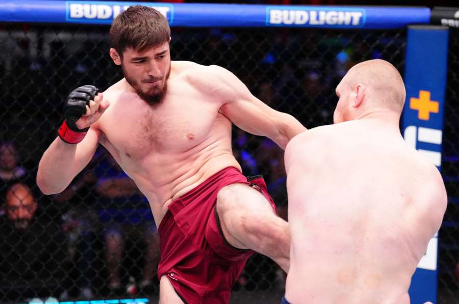 Čečenský bijec umlátil za 30 sekund soupeře a promluvil o titulu UFC