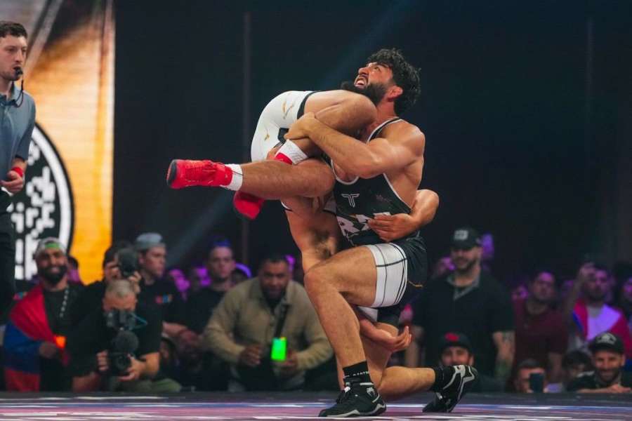 Divočák z UFC se opět činil. Se soupeřem skončil v hledišti 