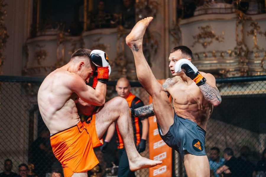 Světová jména v Praze, největší pyramida v Česku i korunovace v boxu bez rukavic