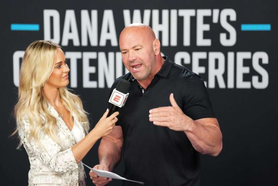Britský mladík naháněl po kleci soupeře. Šéf UFC mu poté zatleskal