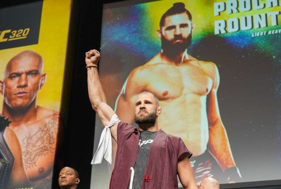 Sledujte Procházku v přímém přenosu. Šampion zažil zdrcující sborové bučení