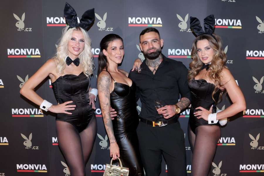 Bojovníci vyrazili na party Playboye. Nechyběla ani Playmate 