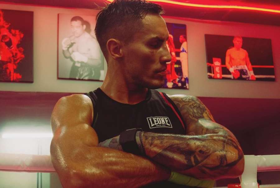 Dvojitá nálož pro nejlepšího českého boxera. Přijde ale o Vánoce