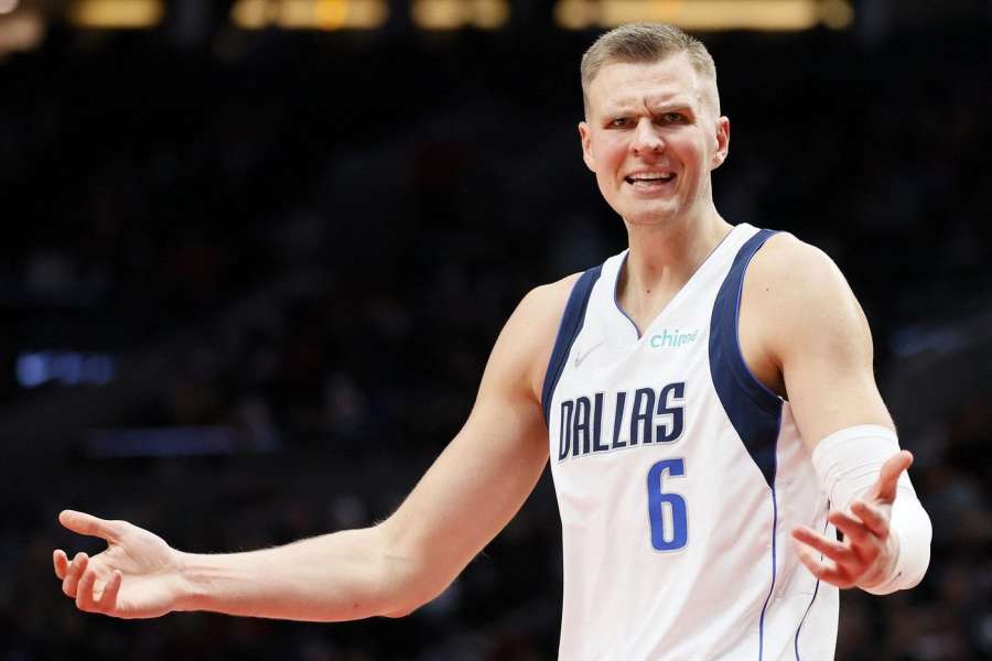 Do MMA se zamiloval basketbalista, měří 218 centimetrů