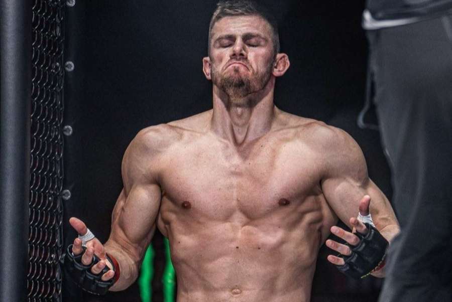 Někdejší bijec Oktagonu zazářil v Paříži. Veterán UFC padl po sérii ran