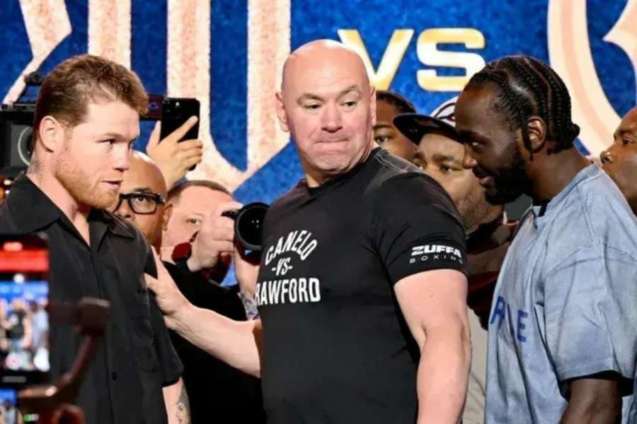 Šéf UFC musel skočit mezi boxerské hvězdy. Velikáni se před bitvou století splašili