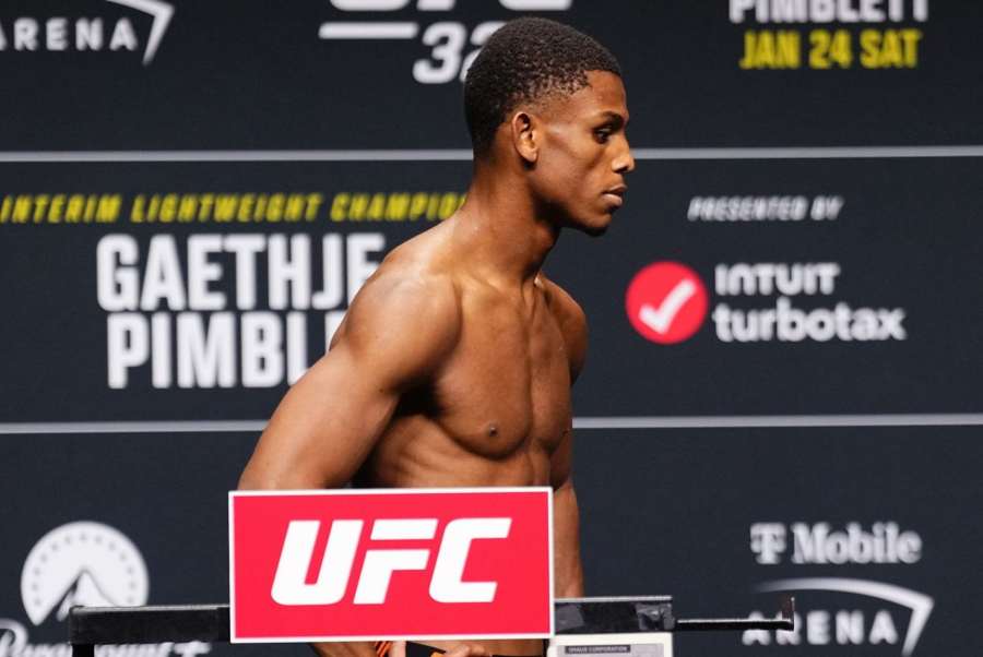 Bojovník UFC zkolaboval na váze. Nejsem si jistý, co se stalo, vyprávěl poté 