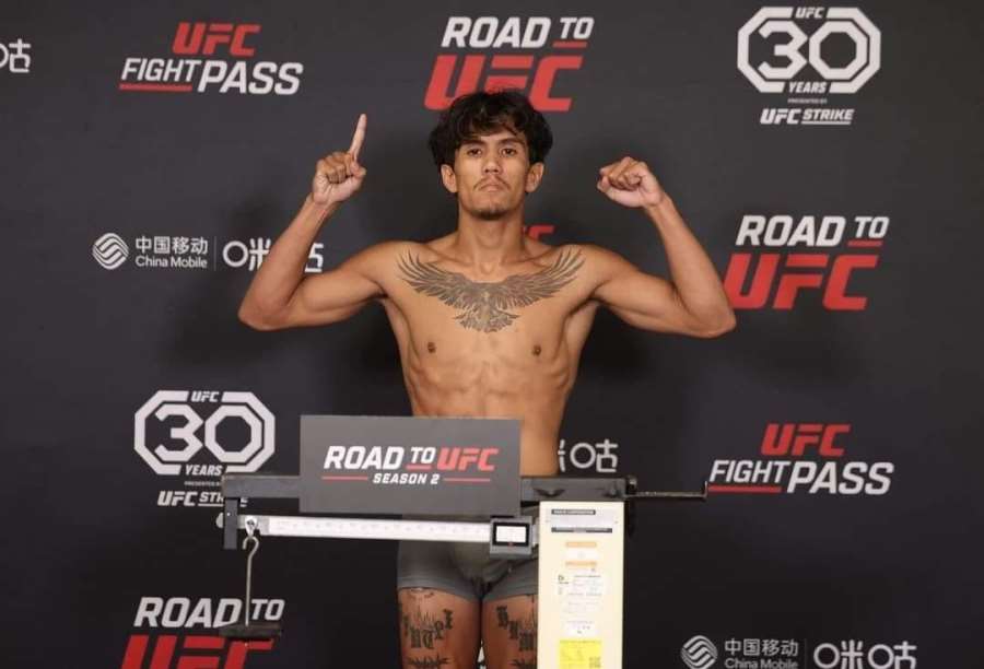 VIDEO: Koleno jako KO trest. Bojovníci si ukradli show v kleci UFC
