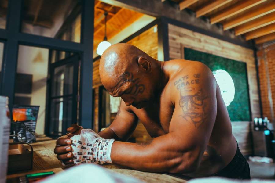 Cejudo se pustí s Tysonem do byznysu. Legendární boxer má odhalit tréninková tajemství 