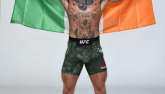 Conor McGregor s irskou vlajkou.