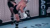Conor McGregor v tréninku.