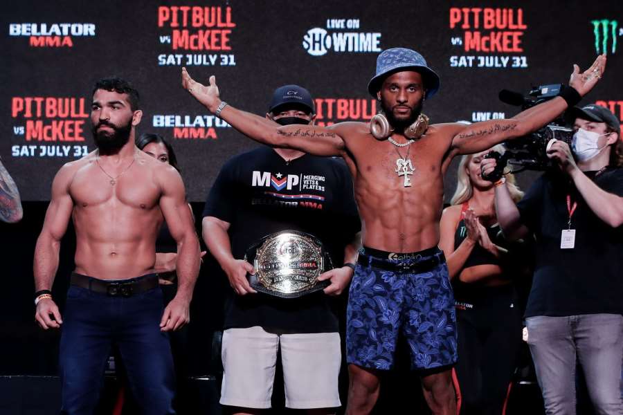 V MMA jsem druhý Mayweather, hřímá neporažený přízrak Bellatoru. Do UFC se však nehrne
