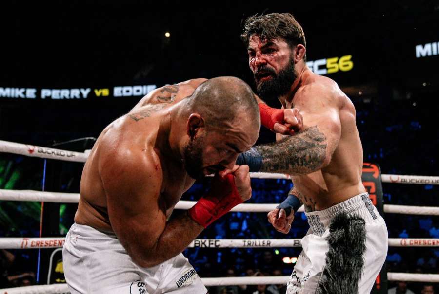 Král holých kloubů povýšil. Setnul krajana, připravil ho o zrak a řekl si o McGregora