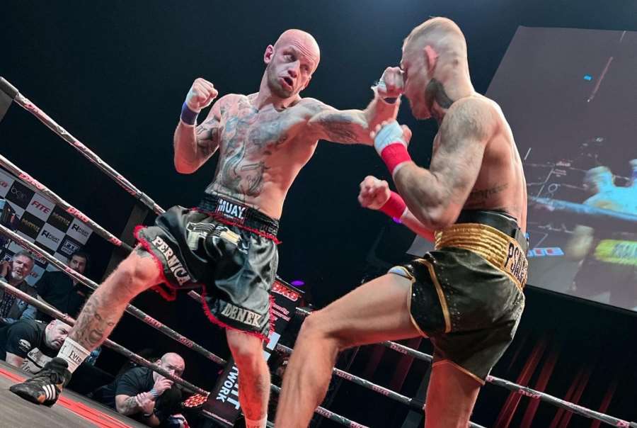 Box bez rukavic je gentlemanský sport, je to budoucnost bojových sportů, říká český ranař