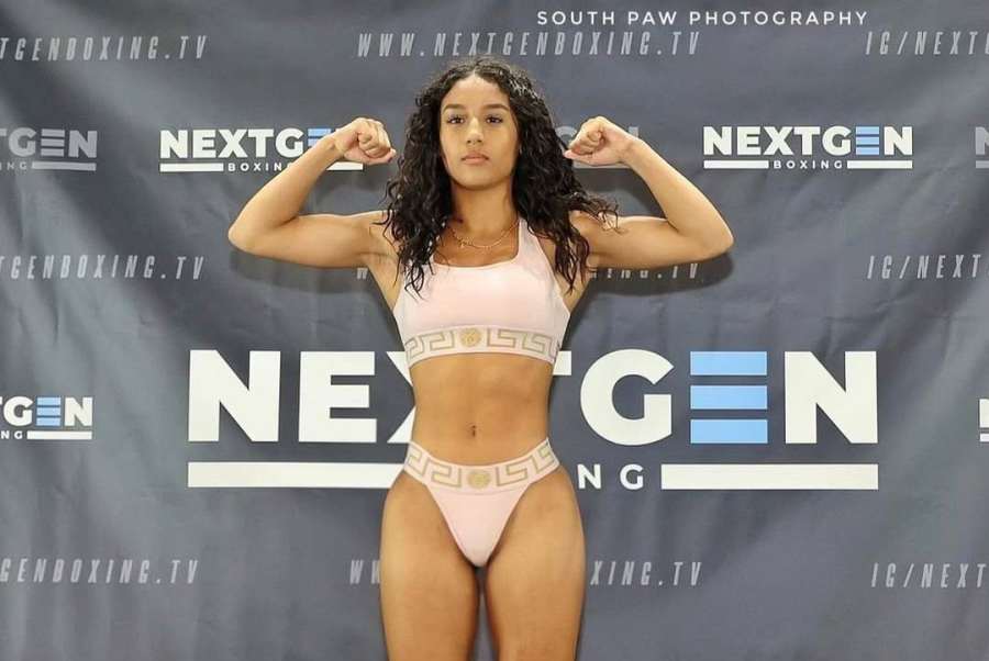 Nejprve odvážná show na váze, pak demolice v ringu