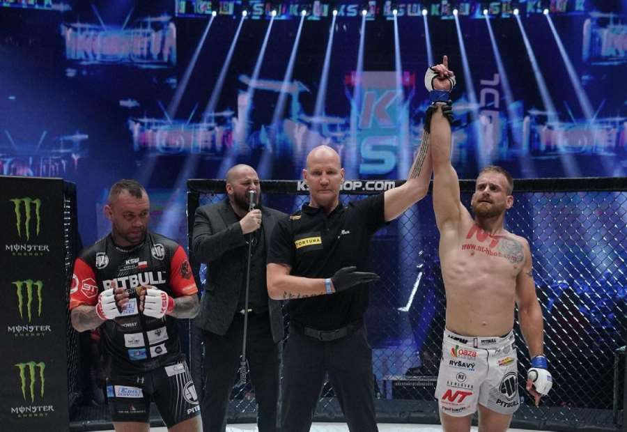 Bojovník na tenké hraně. Kincl nedopustil průšvih a Poláka ztrestal  